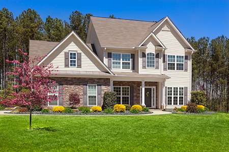 What Should You Know Before Hiring a Custom Home Builder? Thumbnail